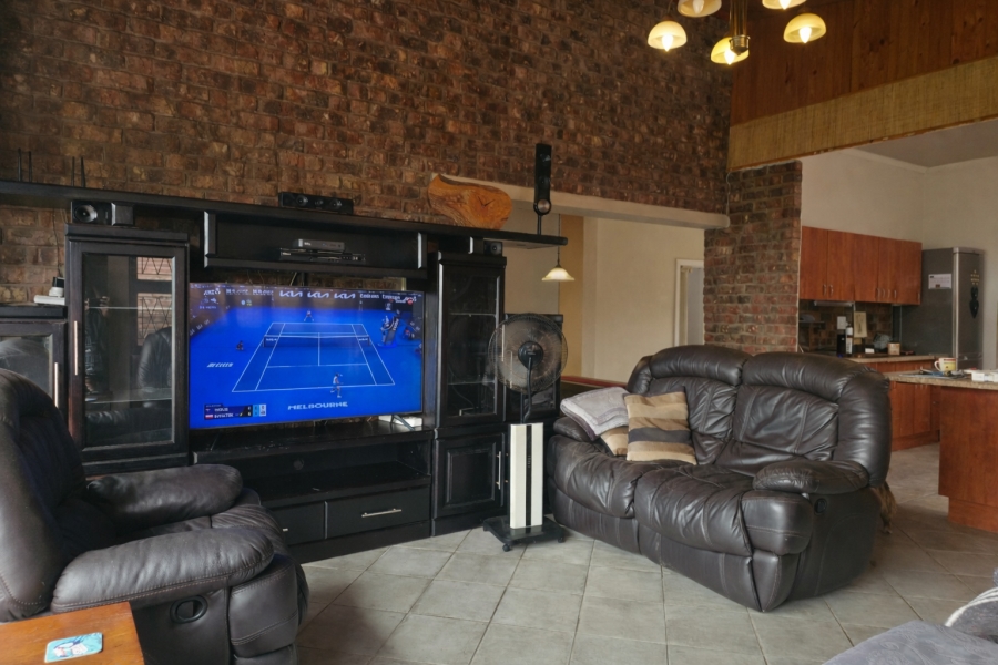 4 Bedroom Property for Sale in Noorsekloof Eastern Cape